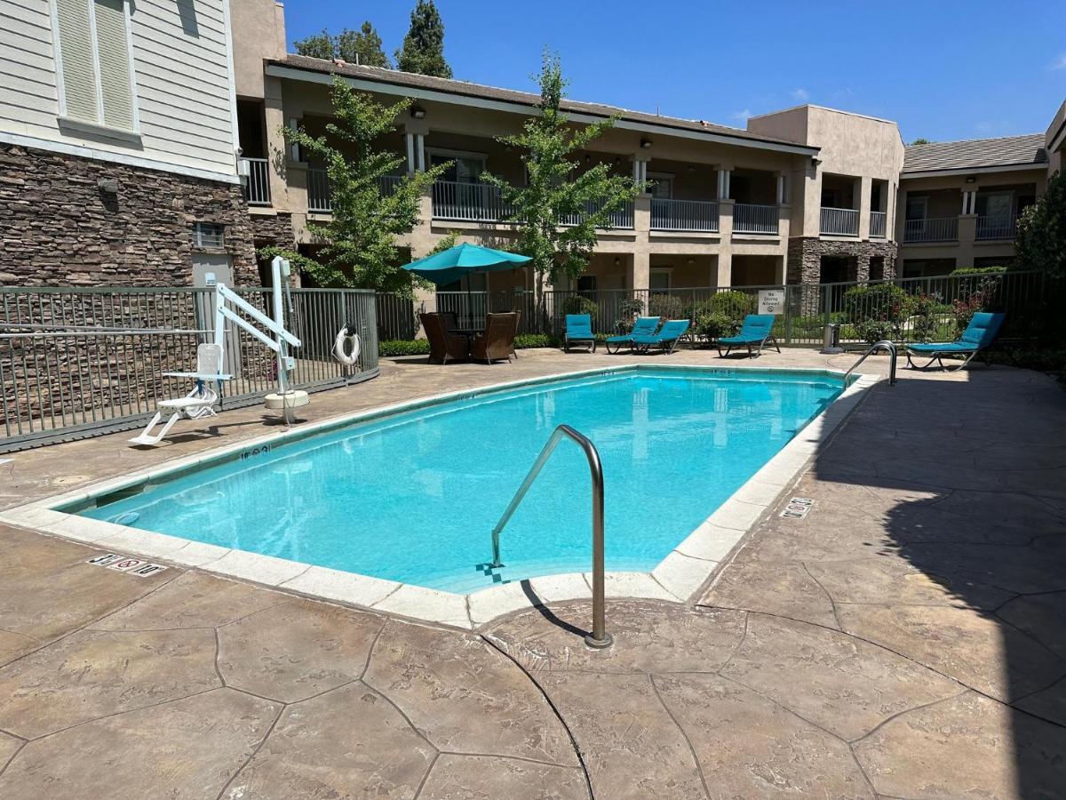 Holiday Inn Express Hotel & Suites San Dimas By Ihg Dış mekan fotoğraf